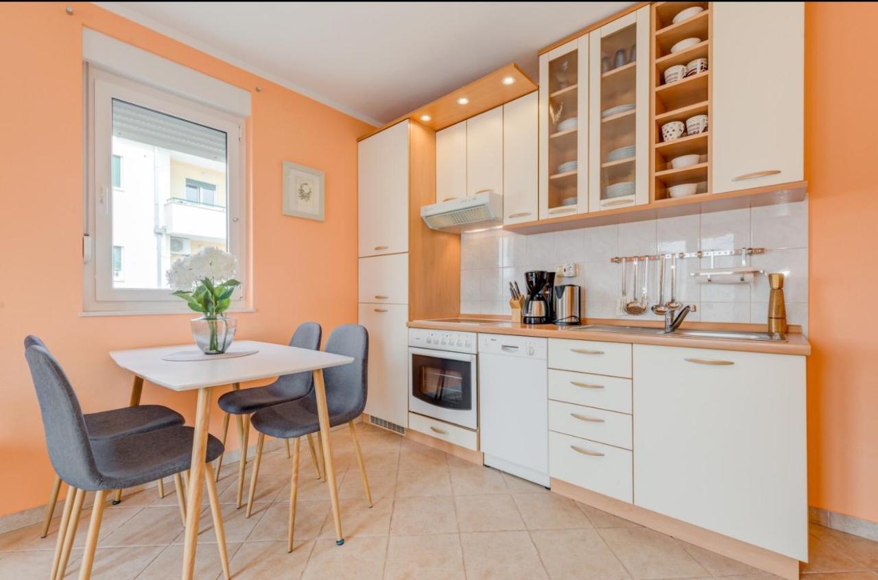 The Best Old Town View Apartment, 5 Min Walk, Parking Трогир Экстерьер фото